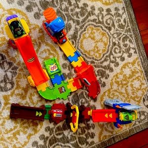 Vetch Press& Race Monster Truck playset